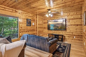 Theater Room | Sleepy Willow | Gatlinburg Cabin Rentals | Pigeon Forge Cabin Rentals | cabin rentals with game rooms | cabin rentals with hot tubs | cabin rentals with theater room