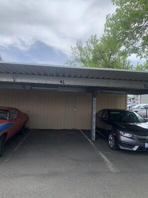 parking slot # 4L