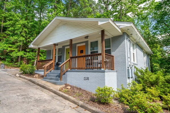 1950's duplex with Mountain and Spring Bungalow