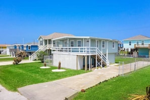 Family fun & endless beach adventures await