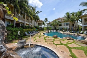 Pool, Waterfall spa and 2 BBQ's.jpg