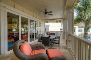 Lanai overlooking pool.jpg