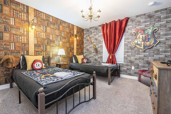 Harry Potter room 2 Twin Beds