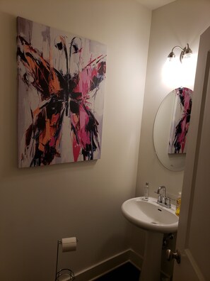 1/2 bath