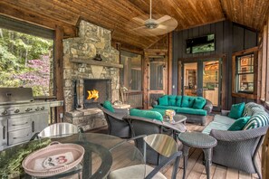 Grilling area and fireplace