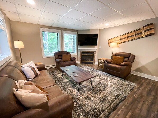 Lower Den - Recently remodeled lower unit, gorgeous throughout