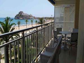 terrasse avec vue mer à peniscola vacances