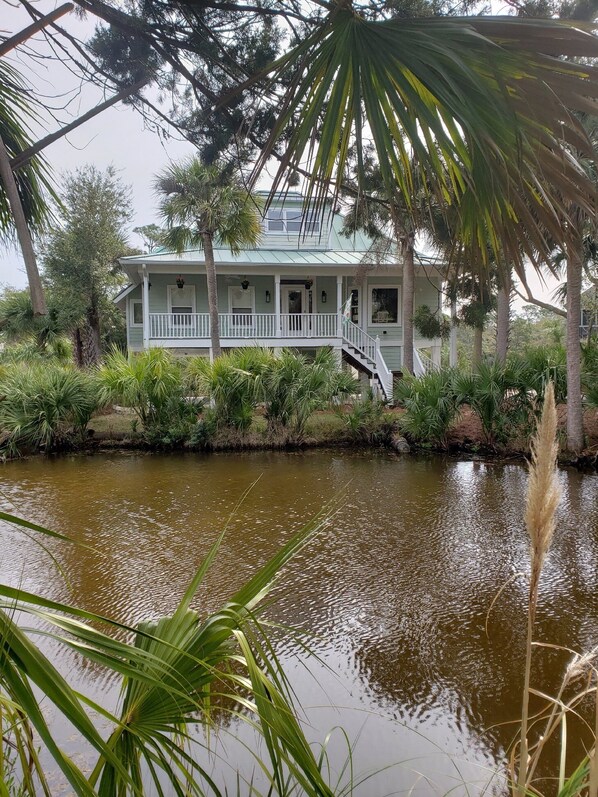 Fripp Island Elegance, Golf Cart incl., Quiet Tropical setting on the Water