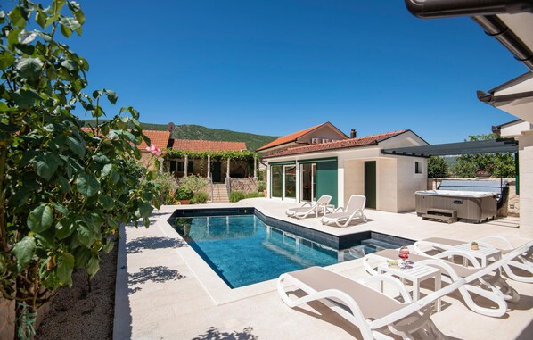 pool
