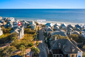 One of two of the homes near by beach accesses!