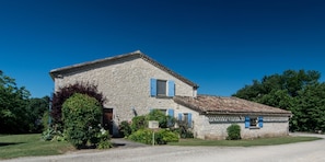 La Maison - front view