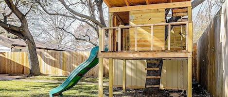 Treehouse perfect for kids!