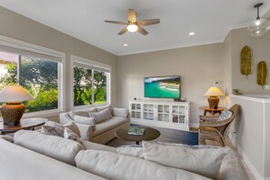 LIVING ROOM (2)