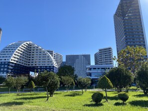 Vista frontal de la propiedad