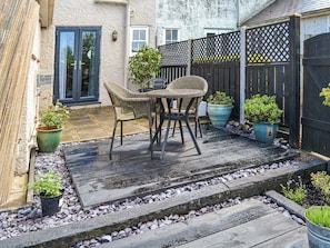 Sitting-out-area | Broads Rest, Martham