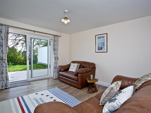 Living area | Orestone Garden Apartment - Orestone House, Teignmouth