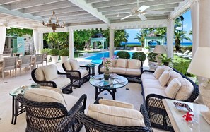 Idyllic tropical setting for island living