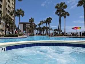 Hot tub and pool, Gulf side