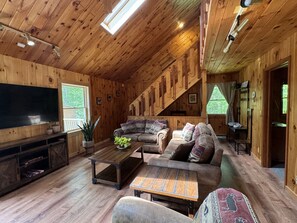 Sunlit Living room and SmartTV