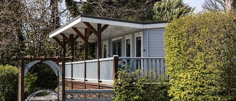 The Summerhouse, private and nestled against the Kennall Valley