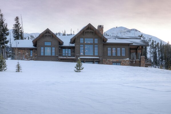 Exterior | Winter