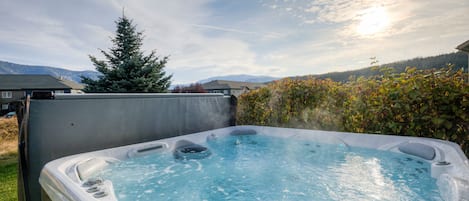 Enjoy the views from the hot tub | Exterior