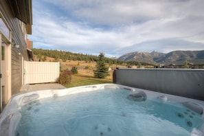 Have a glass of wine and unwind in the hot tub | Exterior