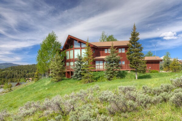 Look at those gorgeous windows. They're even better inside! | Exterior