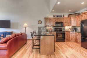 This kitchen is perfect for the home chef | Main Level