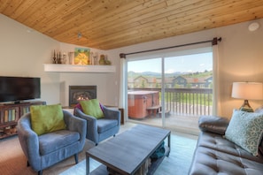 Beautiful views | Main Level