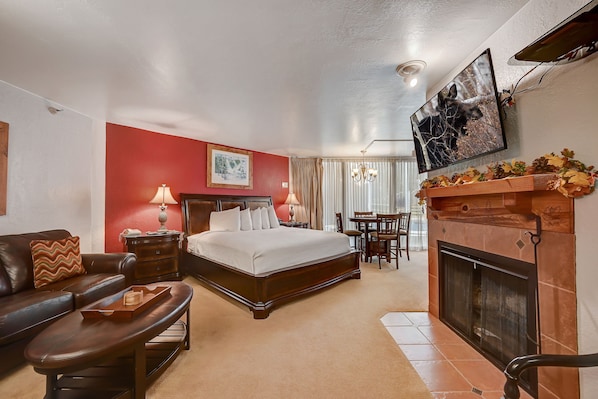 Living Area with King Bed & Sleeper Sofa