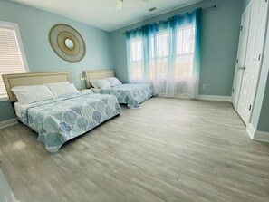 Bedroom with 2 full beds 