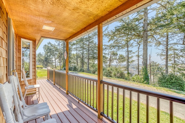 Outside Covered Deck with seating