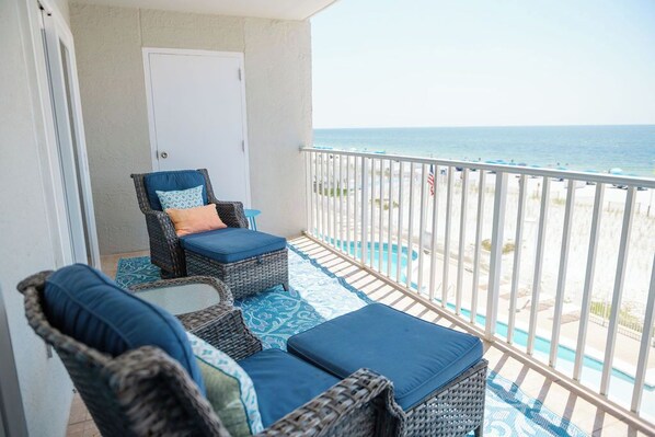 20 foot Gulf front view!
