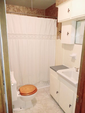Full Bathroom