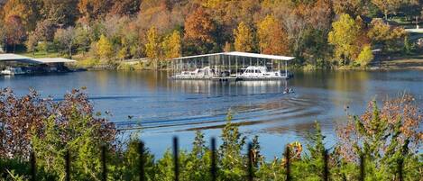 Beautiful lake view from your back deck (boat dock not included)