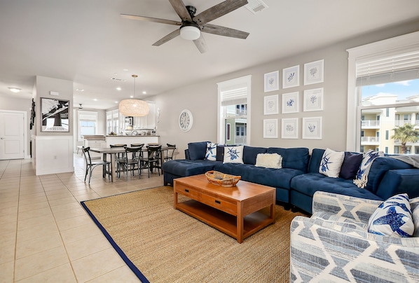 Open spacious floor plan with ocean views.
~ Pointe West Vacation ~