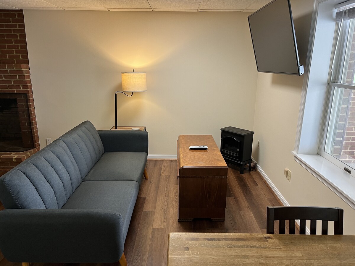 The Franklin Estate – Suite D-Private Apt-King Bed