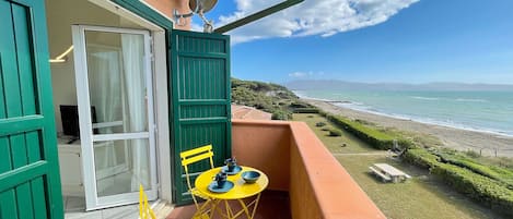 Ginestra apartment directly on the sea at Giannella in Tuscany 