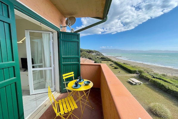 Appartement Ginestra directement sur la mer Ă la Giannella en Toscane