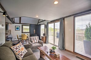 Living Room | Free WiFi