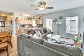 Living Room | Sleeper Sofa | Smart TV w/ Cable