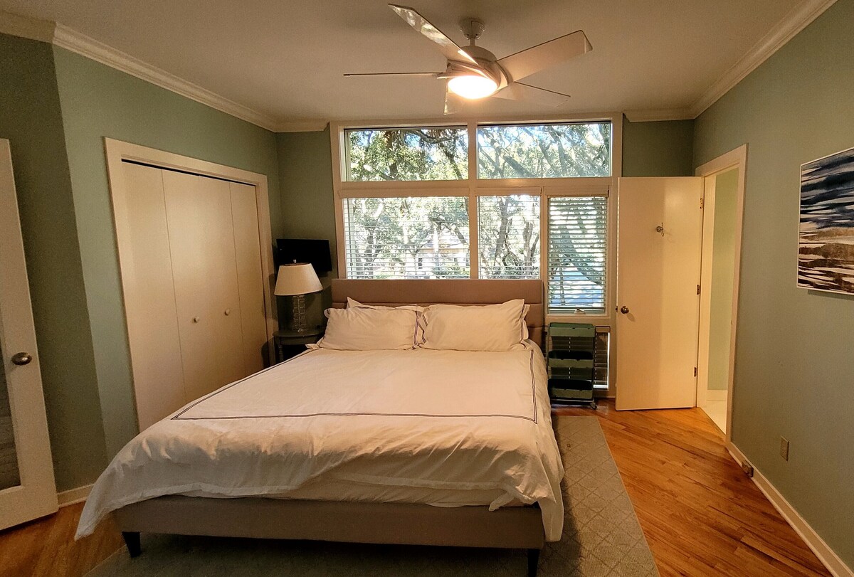 5 BR beach house off boardwalk 32
