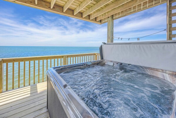Surf or Sound Realty - 950 - Winds Up - Hot Tub-2