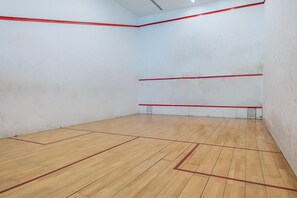 Cour Fronton au sein du complexe