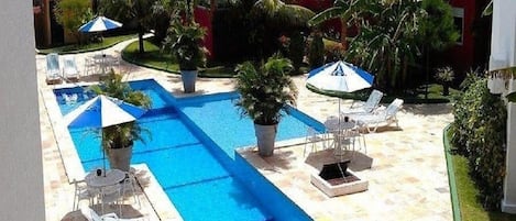 área de lazer do condominio com acesso direto à praia