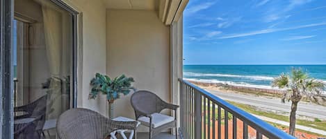 Ormond Beach Vacation Rental | 1-Story Condo | 2BR | 2BA | 880 Sq Ft