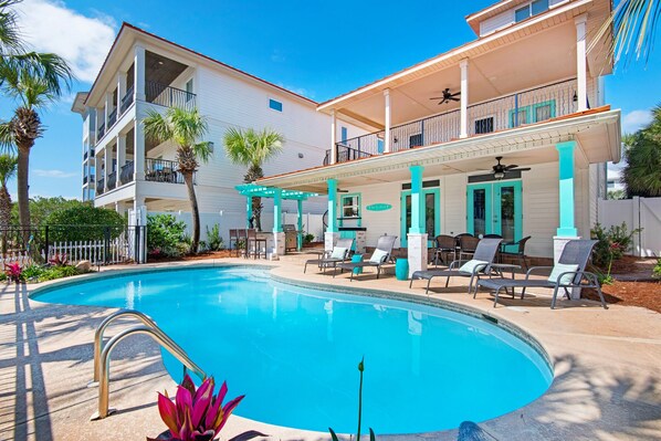 Incredible back yard pool