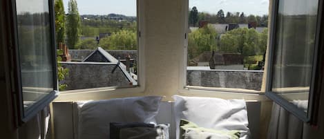 Chambre avec fenêtres géminées, Très jolie vue sur Beaulieu et son abbaye