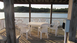 Dock dining